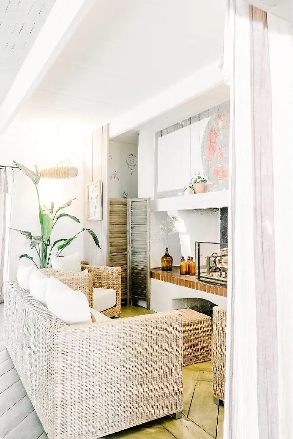 Hotel Restaurant Les Arnelles Saintes-Maries-de-la-Mer 4*,  France