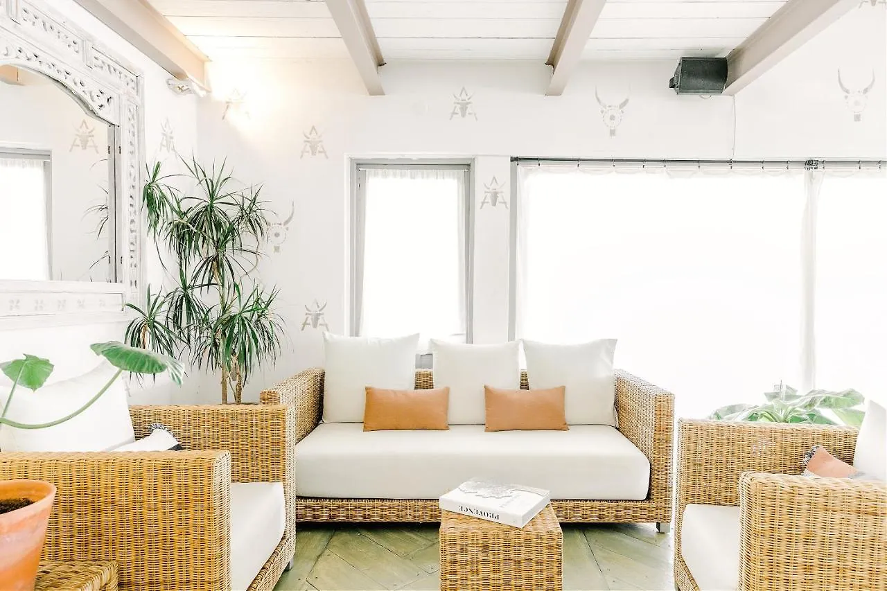 Hotel Restaurant Les Arnelles Saintes-Maries-de-la-Mer 4*,  France