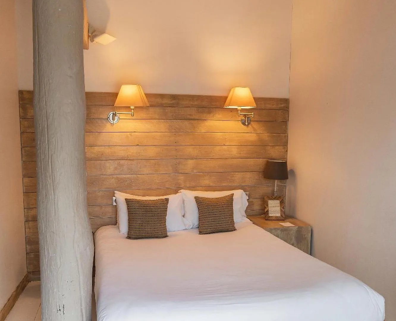 Hotel Restaurant Les Arnelles Saintes-Maries-de-la-Mer